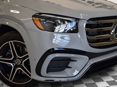 New 2026 Mercedes-Benz GLS 450 4MATIC image 33