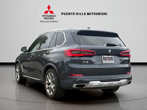 Used 2019 BMW X5 xDrive50i w/ Parking Assistance Package AWD/4WD image 6