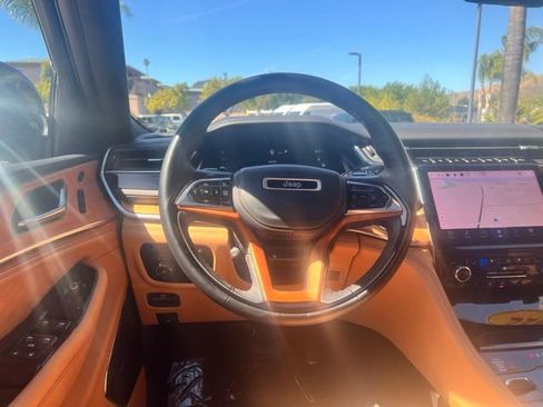 Used 2022 Jeep Grand Cherokee Summit AWD/4WD image 15
