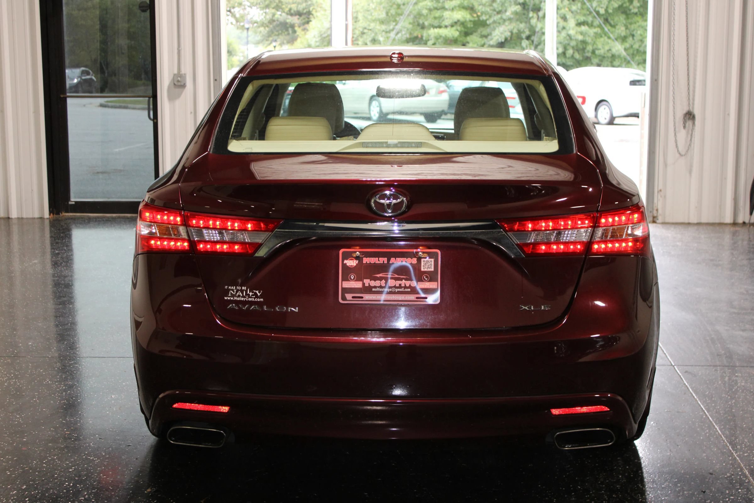 Used 2014 Toyota Avalon XLE Touring FWD image 5