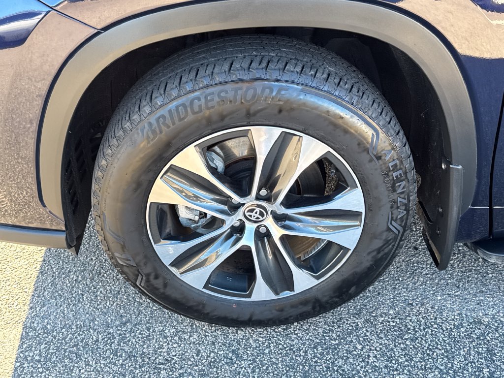 Used 2026 Toyota Highlander XLE AWD/4WD image 41