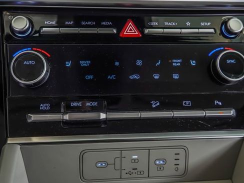 Used 2025 Hyundai Santa Fe SEL FWD image 21