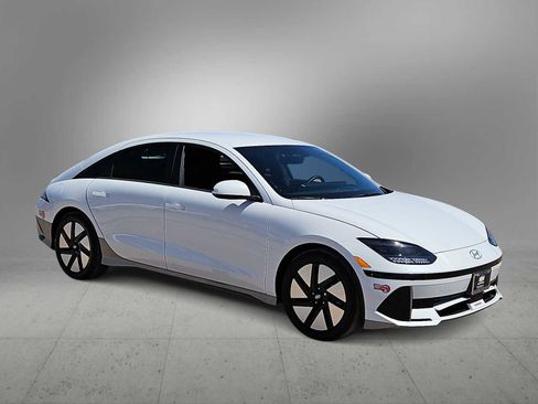Used 2024 Hyundai Ioniq 6 Limited RWD image 2
