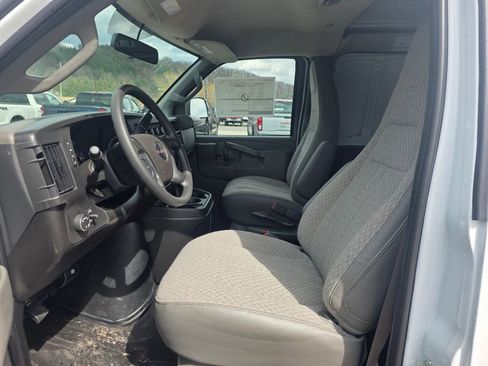 Used 2019 Chevrolet Express 2500 w/ Driver Convenience Package image 16
