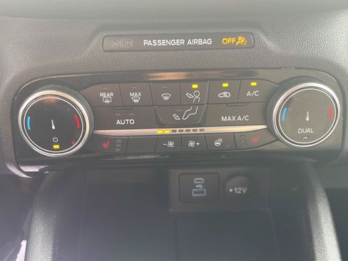 Used 2022 Ford Escape SE w/ SE Sport Appearance Package AWD/4WD image 22