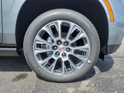 New 2026 GMC Yukon Denali w/ Denali Reserve Package AWD/4WD image 5