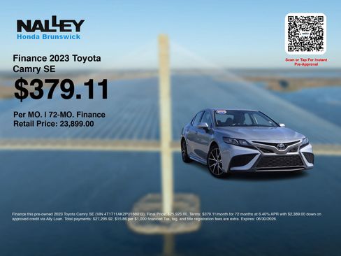 Used 2023 Toyota Camry SE w/ Convenience Package FWD image 3