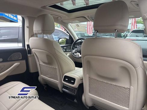 Used 2022 Mercedes-Benz GLS 450 4MATIC image 13