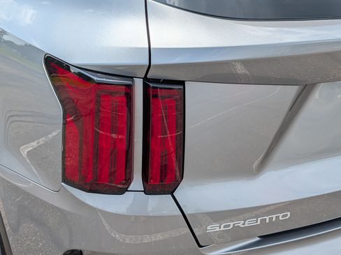 Certified 2023 Kia Sorento SX Prestige AWD/4WD image 17