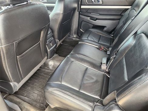 Used 2016 Ford Explorer XLT w/ Equipment Group 202A image 27