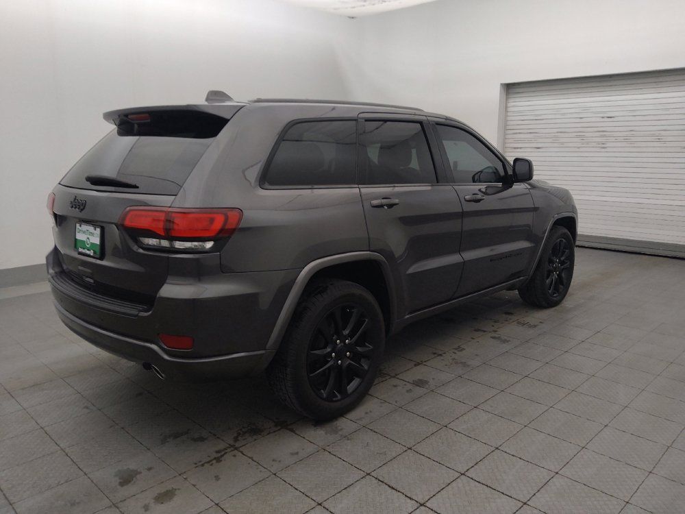 Used 2020 Jeep Grand Cherokee Altitude RWD image 10