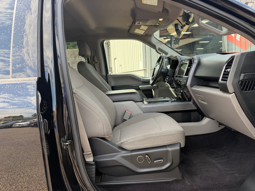 Used 2016 Ford F150 XLT w/ Equipment Group 302A Luxury AWD/4WD image 16