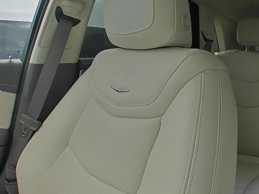Used 2024 Cadillac XT5 Premium Luxury FWD image 9