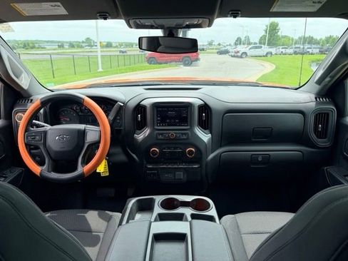 Used 2021 Chevrolet Silverado 1500 Custom Trail Boss w/ LPO, Dark Essentials Package AWD/4WD image 6