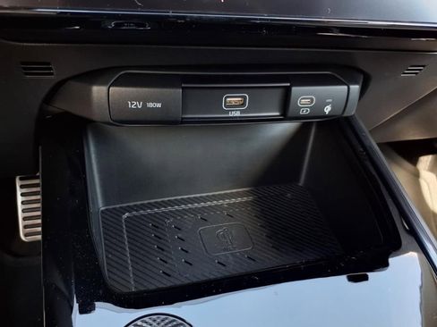 New 2025 Kia Niro SX Touring image 19