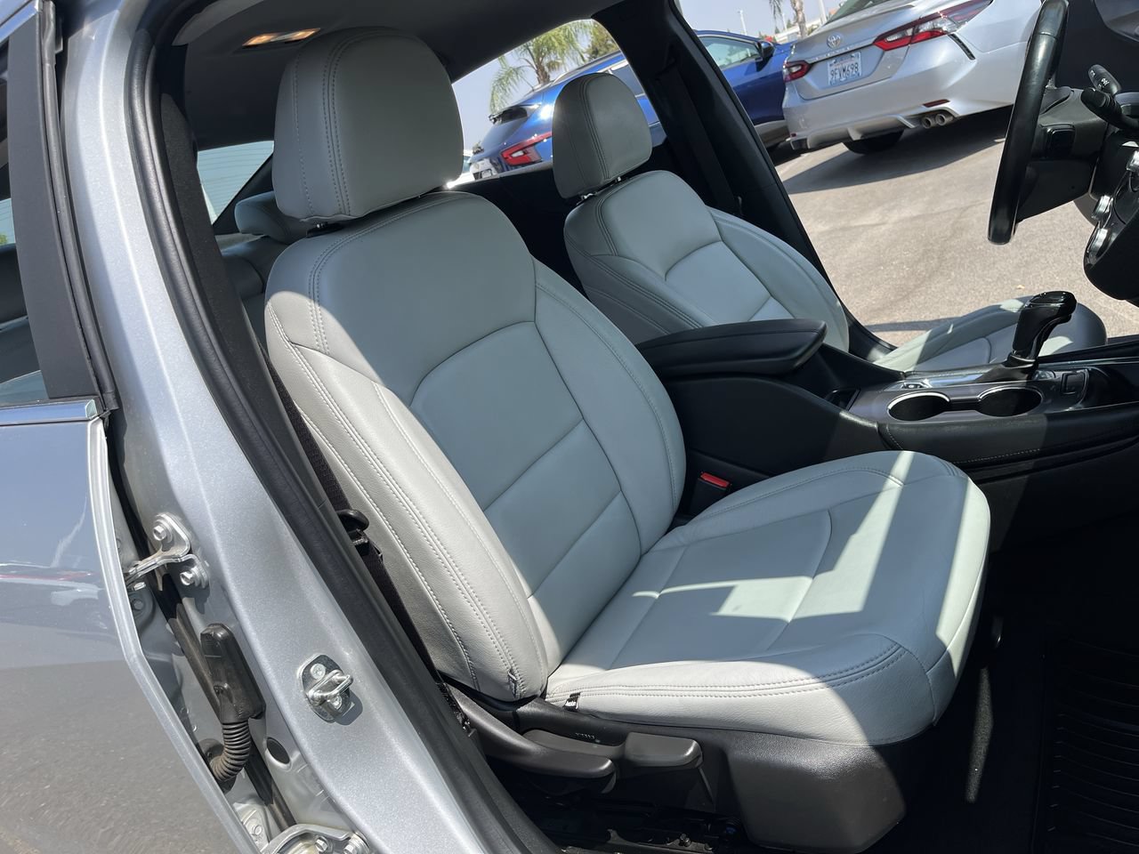 Used 2018 Chevrolet Malibu Hybrid w/ Driver Confidence Package FWD image 25