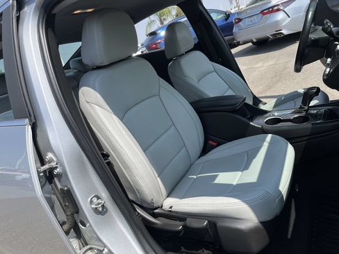 Used 2018 Chevrolet Malibu Hybrid w/ Driver Confidence Package FWD image 25