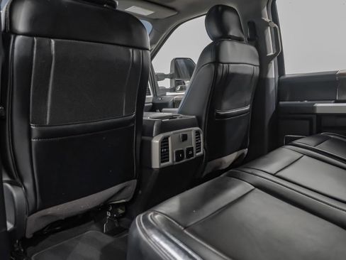 Used 2019 Ford F250 Lariat w/ Lariat Ultimate Package AWD/4WD image 39