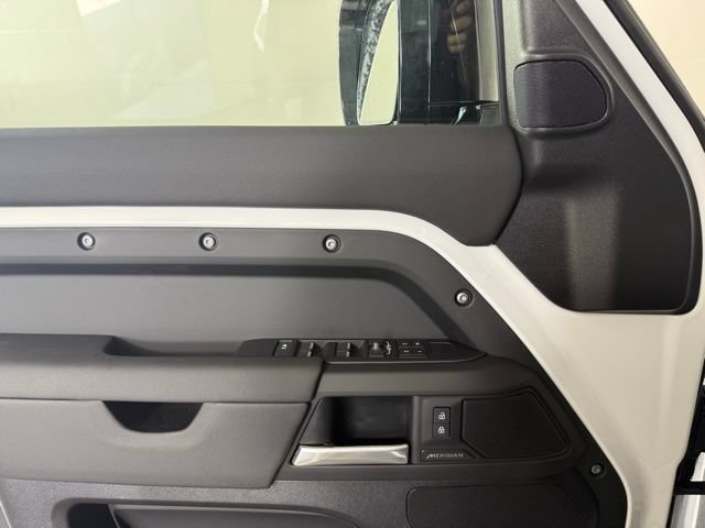 Certified 2025 Land Rover Defender 110 S AWD/4WD image 22