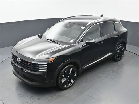 Used 2025 Nissan Kicks SR image 38