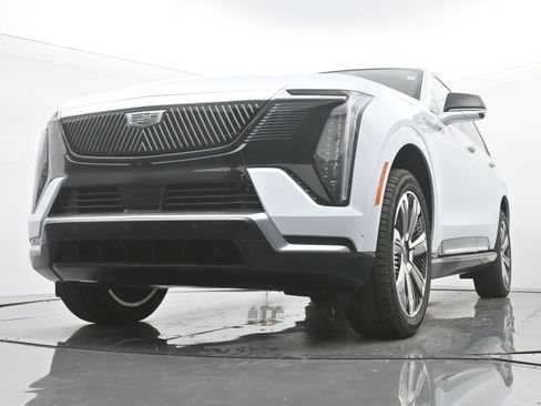 New 2026 Cadillac Escalade IQ Luxury 2 image 15