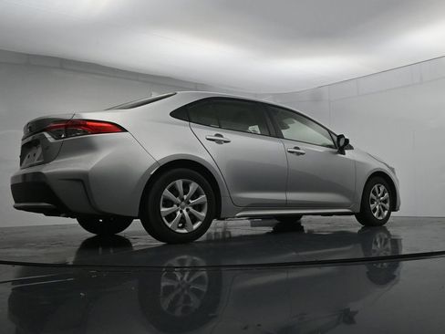 Used 2022 Toyota Corolla LE FWD image 23