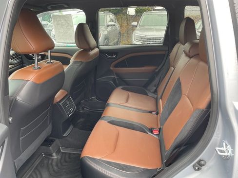 Used 2025 Subaru Forester Touring AWD/4WD image 15