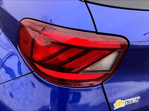 Used 2023 Hyundai Venue SEL image 32