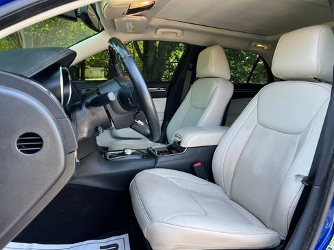 Used 2018 Chrysler 300 Limited AWD/4WD image 13