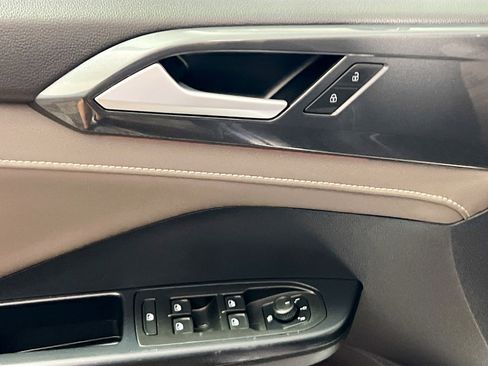 Used 2023 Volkswagen Taos SEL image 16