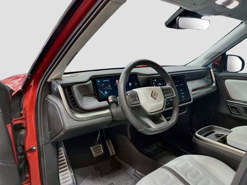 Used 2024 Rivian R1S Adventure AWD/4WD image 9