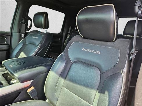 Used 2019 RAM 1500 Laramie AWD/4WD image 11