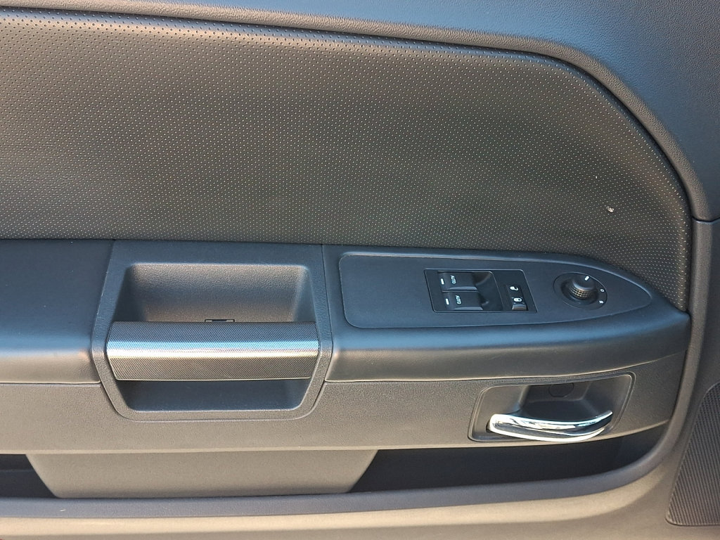 Used 2010 Dodge Challenger R/T RWD image 22