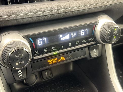 Used 2021 Toyota RAV4 XLE image 22