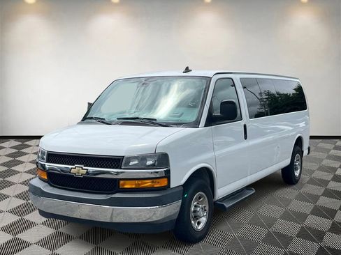 Used 2020 Chevrolet Express 3500 LT w/ LT Preferred Equipment Group RWD image 7