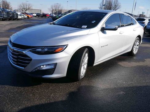 Used 2022 Chevrolet Malibu LT image 4