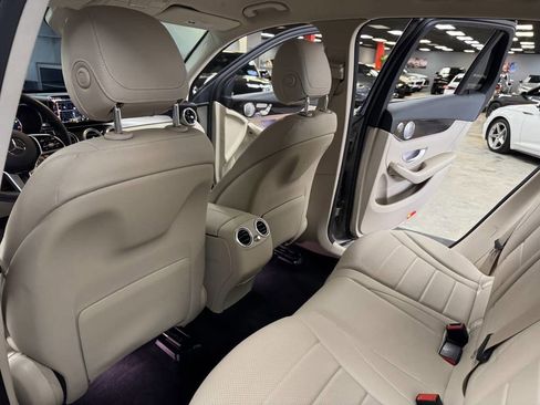 Used 2020 Mercedes-Benz GLC 300 image 44
