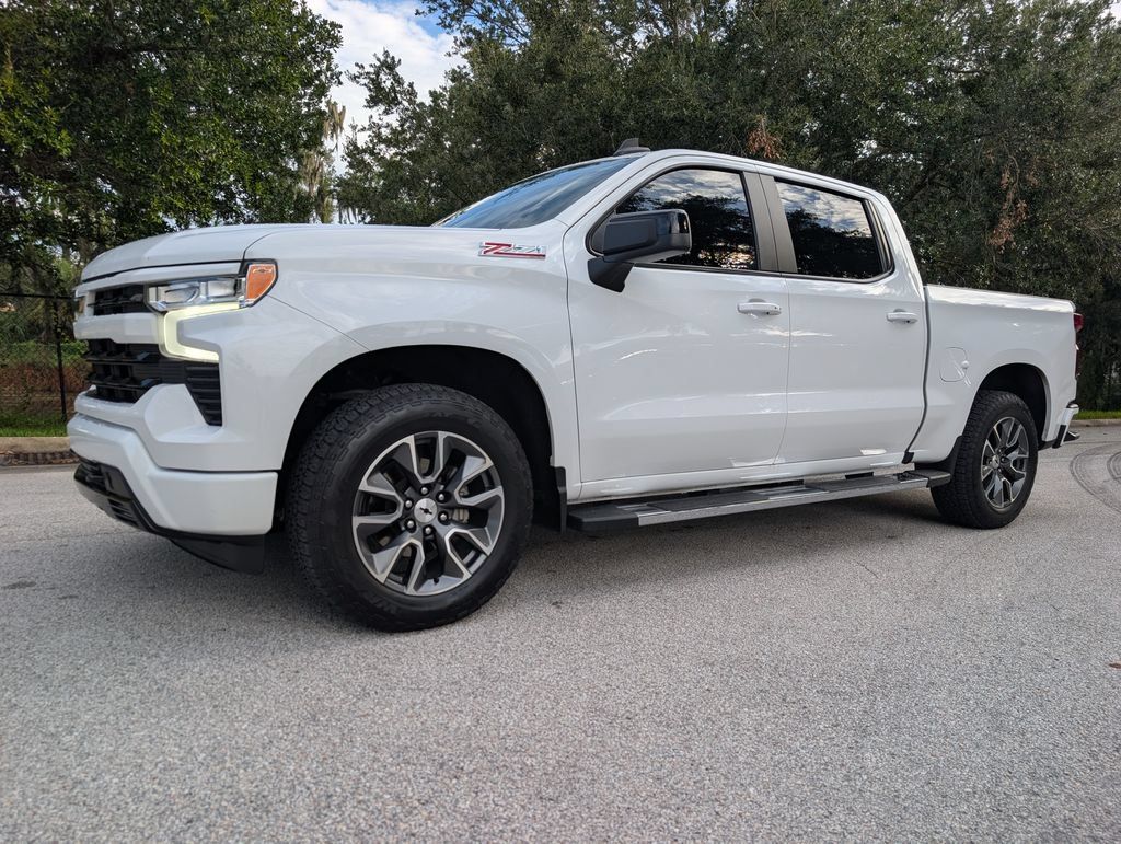 Used 2024 Chevrolet Silverado 1500 RST AWD/4WD image 3