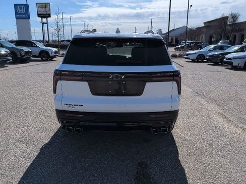 Used 2025 Chevrolet Traverse LT w/ Midnight/Sport Edition image 19
