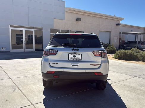 Used 2024 Jeep Compass Trailhawk AWD/4WD image 9