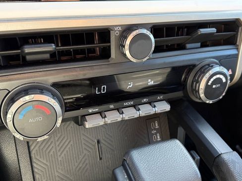 Used 2024 Toyota Tacoma TRD Sport AWD/4WD image 17