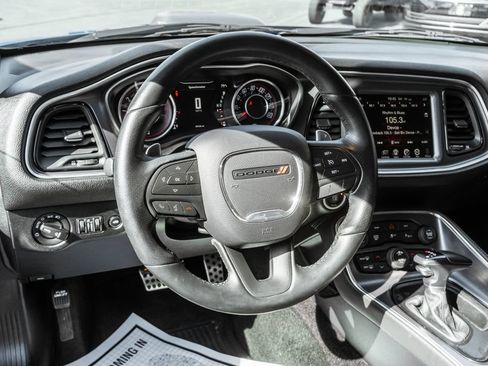 Used 2016 Dodge Challenger R/T RWD image 9