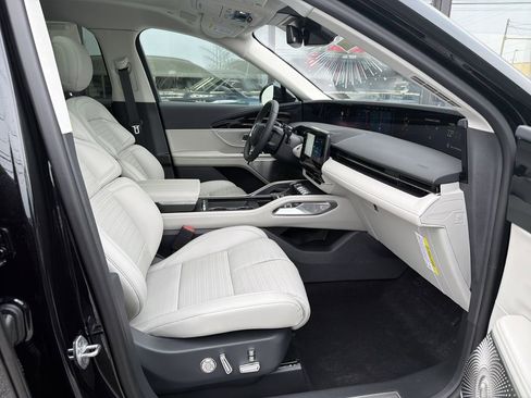 New 2026 Lincoln Nautilus Reserve image 7