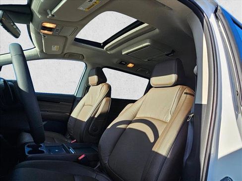 New 2026 Honda Odyssey Touring image 17