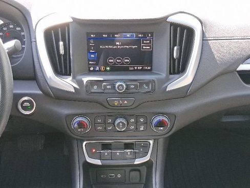 Used 2024 GMC Terrain SLE w/ Driver Convenience Package AWD/4WD image 22