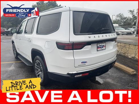 Used 2023 Jeep Wagoneer Series II AWD/4WD image 3