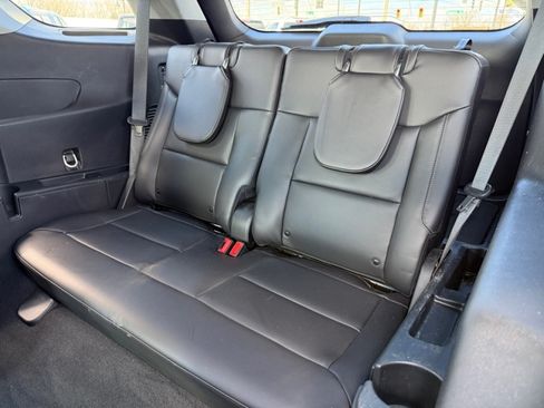 Used 2023 Ford Explorer XLT w/ Equipment Group 202A AWD/4WD image 30