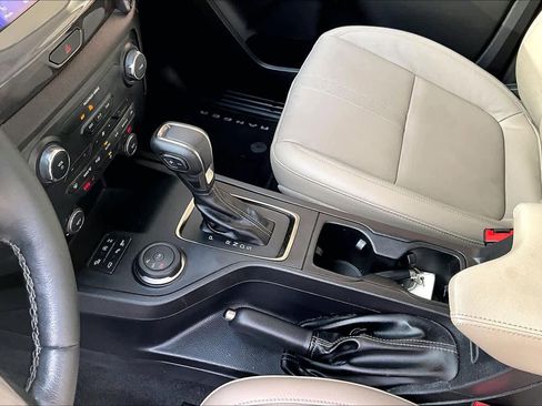 Used 2019 Ford Ranger Lariat w/ Equipment Group 501A Mid image 15