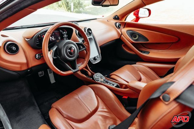 Used 2016 McLaren 570S Coupe RWD image 2