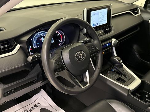 Used 2023 Toyota RAV4 XLE Premium image 19